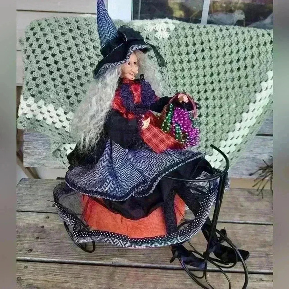 Scary Halloween Witch on Trike Bike - Picture 4 of 7